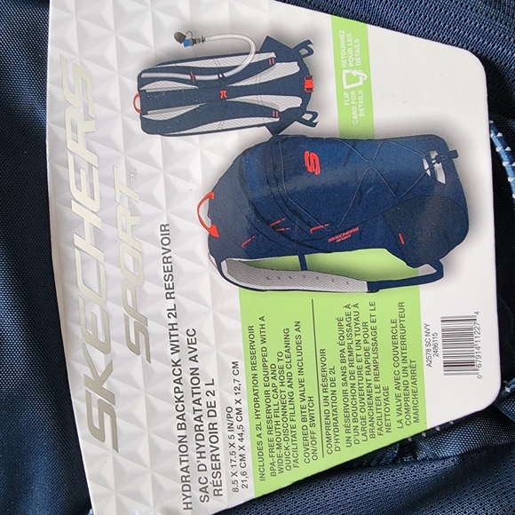 NEW- Skechers Hydration backpack 2L - Picture 3 of 6